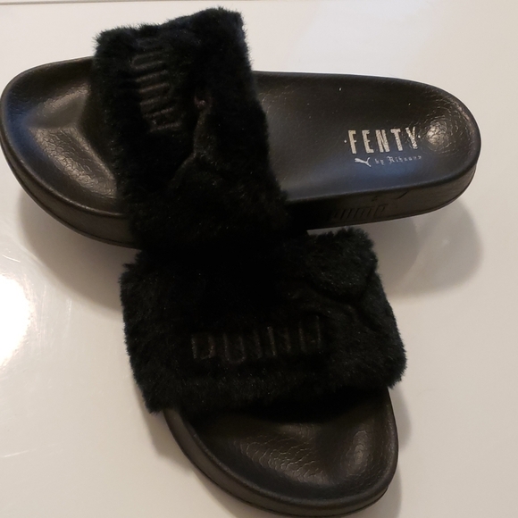 FENTY  Puma slides size 6.5 - Picture 3 of 12